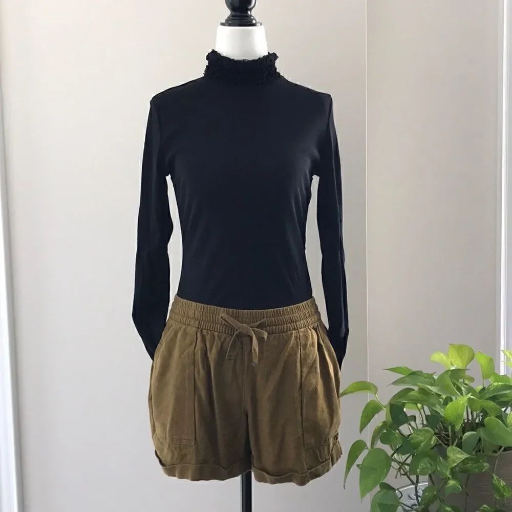 Old Navy Olive Green shorts